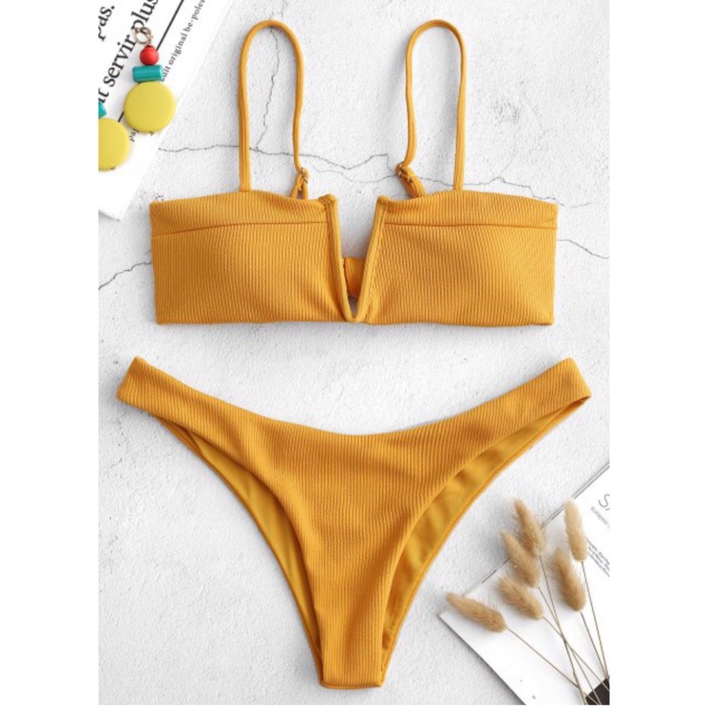 NWT Ribbed Wired V Bikini Set